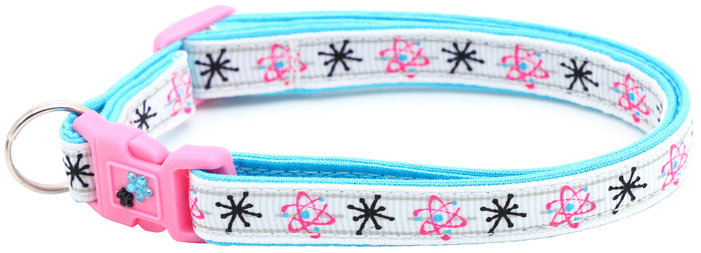 Atoms on White Cat Collar
